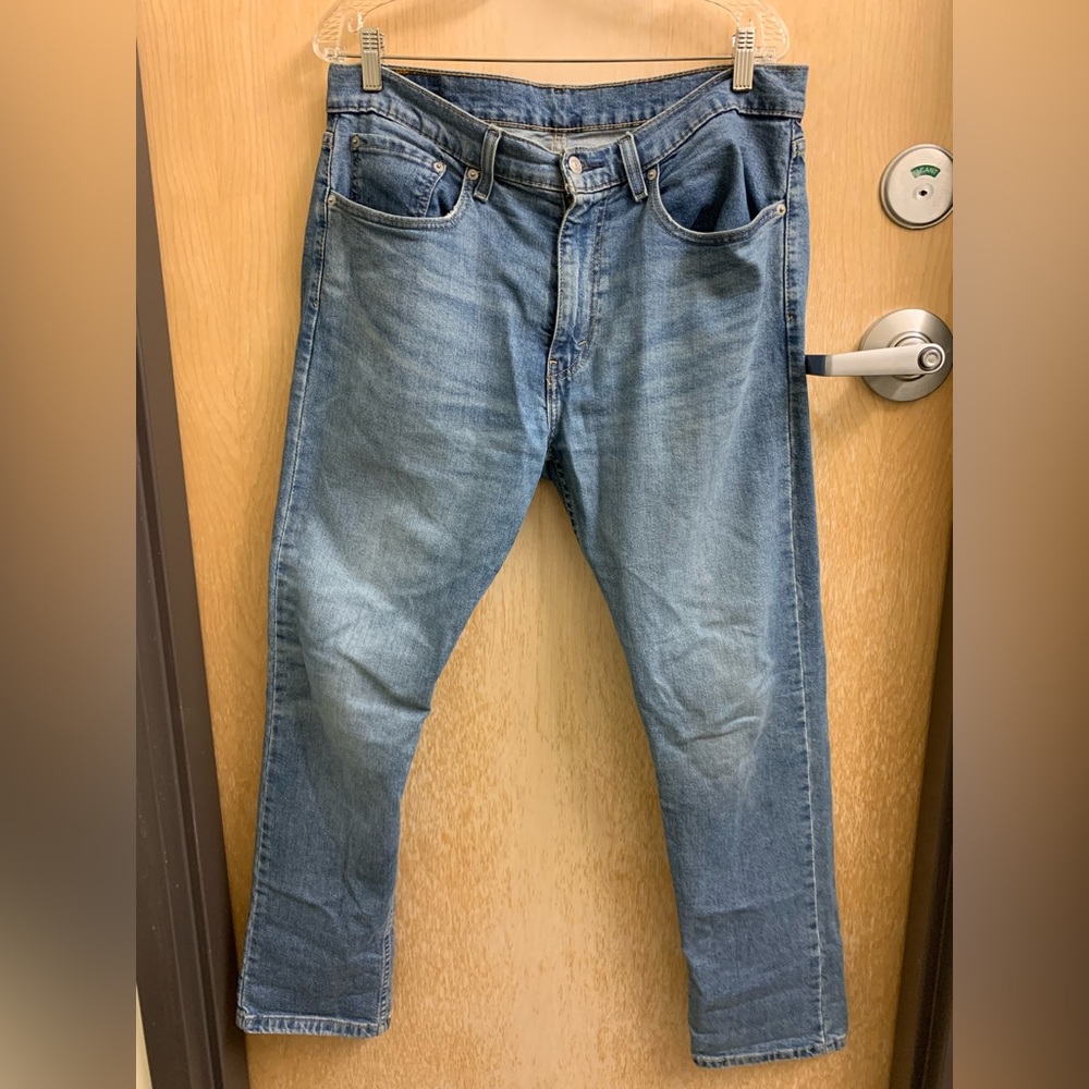 Levi’s 502 Jeans